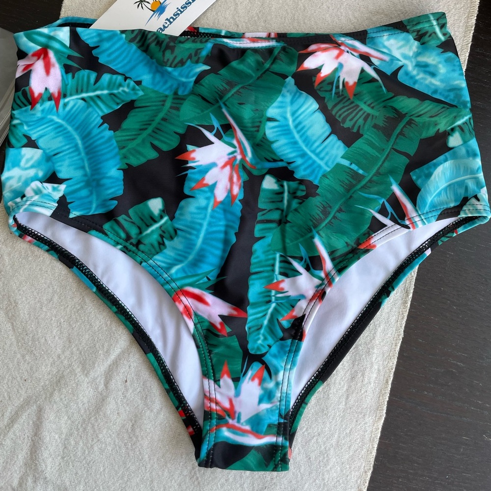 NWT Beachsissi floral swim bottoms Black and Green Medium Highwaist